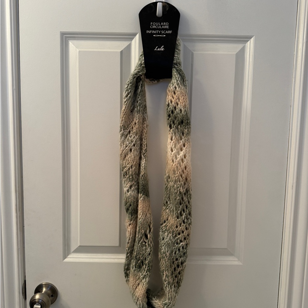 Infinity knit Scarf - Picture 2 of 6